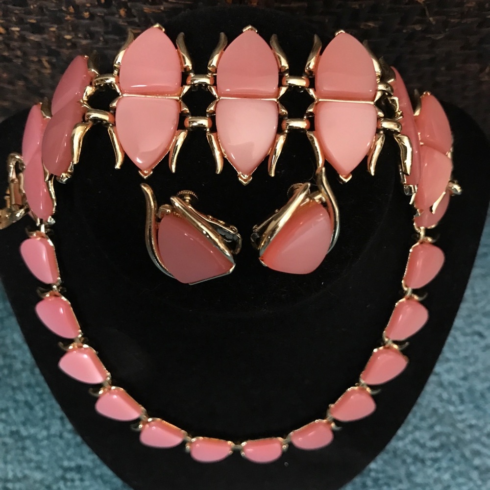 Vintage Pink Coro Necklace Bracelet  Clip Earrings